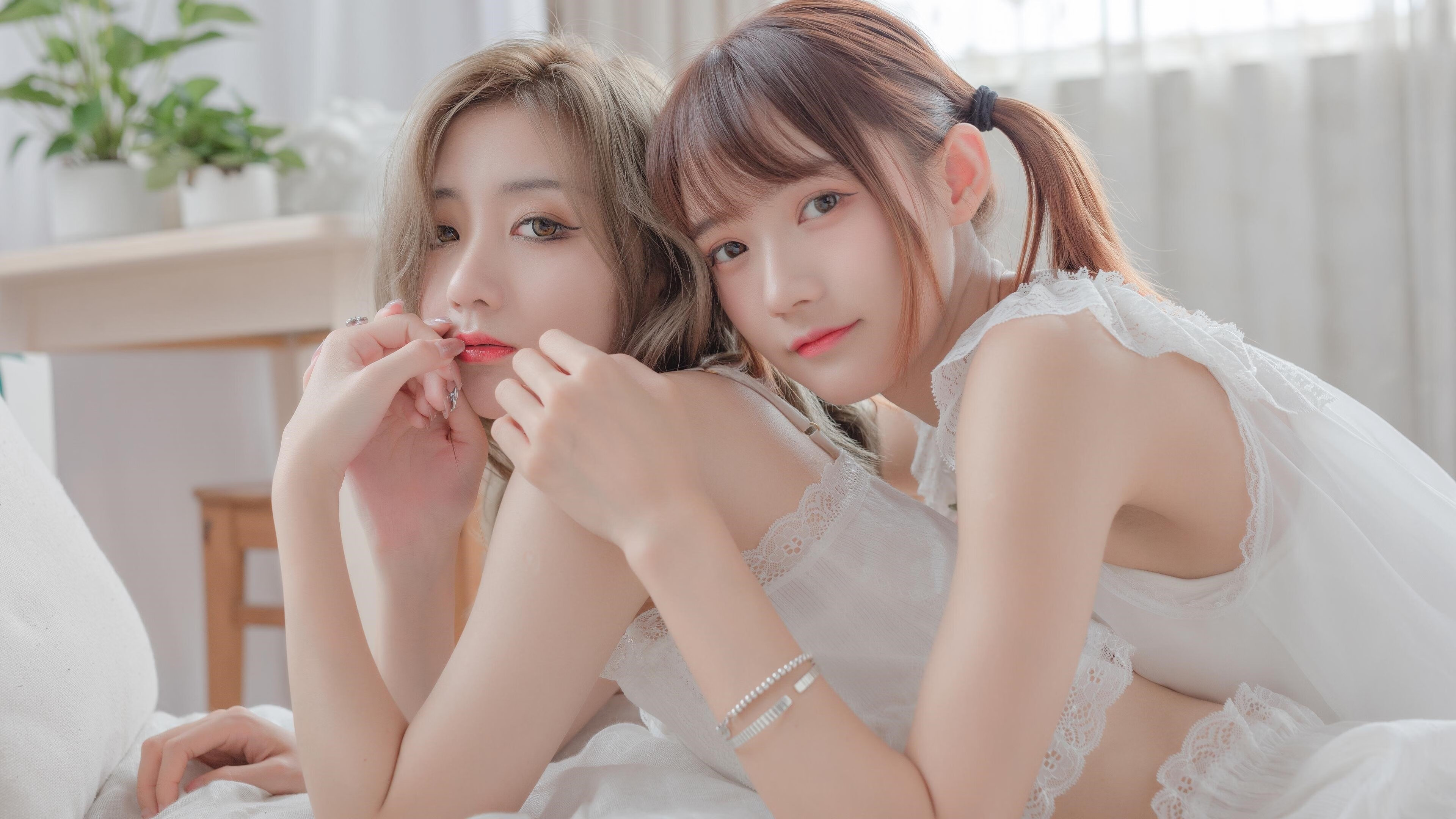 训练期间强度逐步升级提升比赛临场应对复杂局势能力，比赛前训练强度