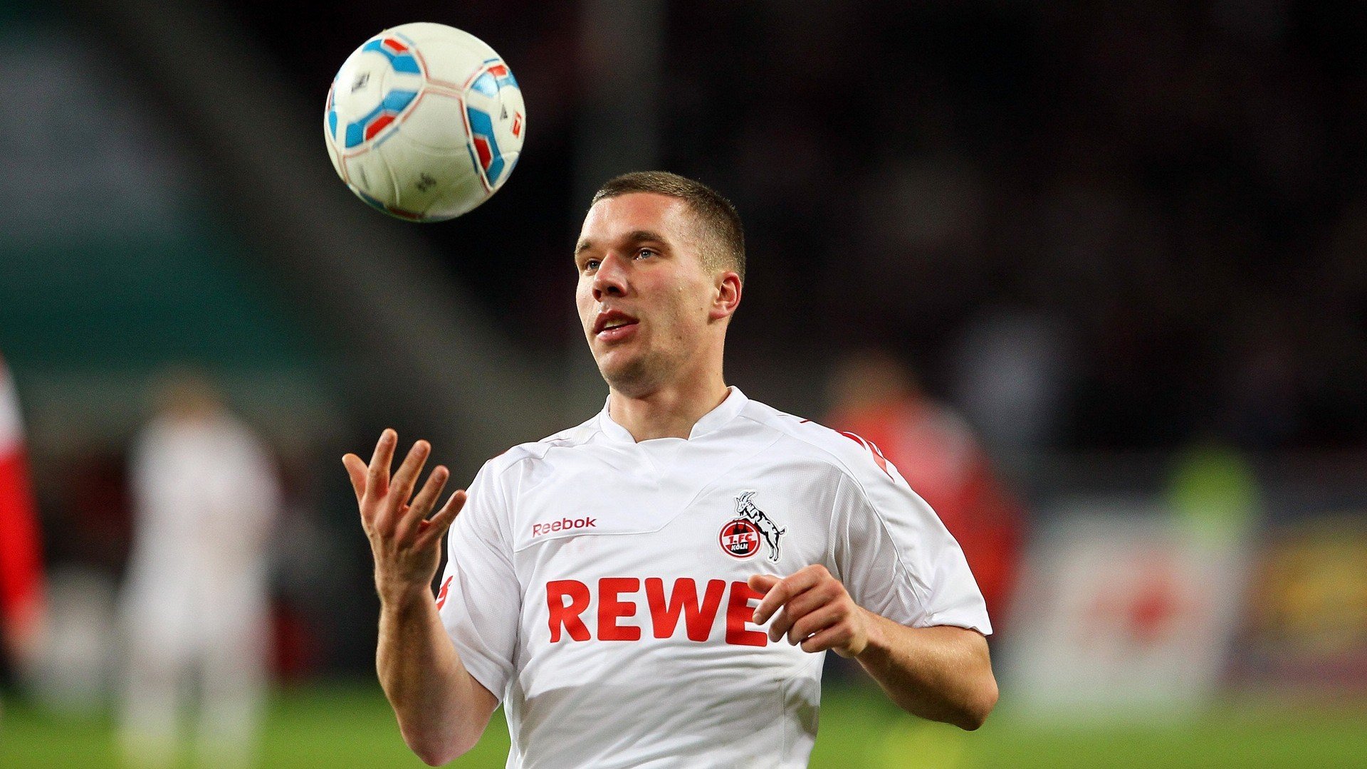 中超联赛场地标准升级引发广泛讨论，中超足球场地标准尺寸图